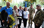 23.08.2017_den_prapora_hoda_meeting_volontery_soldaty.jpg  (8312 bytes)